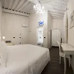 Tornabuoni View Bed & Breakfast Florence