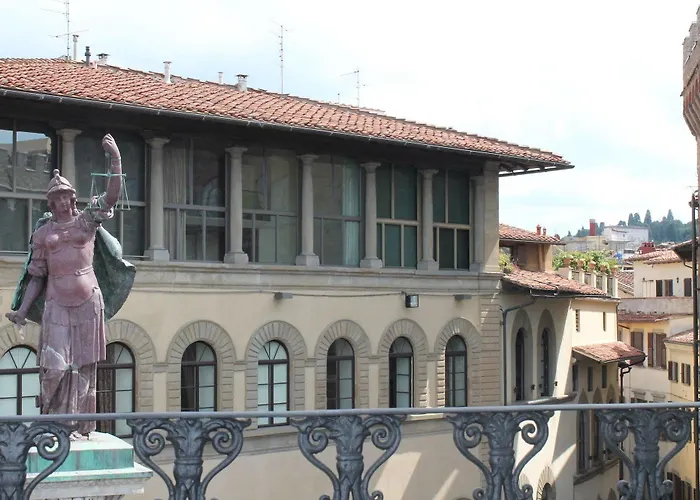 Alojamento de Acomodação e Pequeno-almoço Tornabuoni View Florença