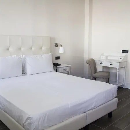 فندق مبيت وإفطار Tornabuoni View 4*